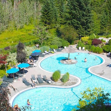 Hilltop Inn - Салмон-Арм Екстер'єр фото